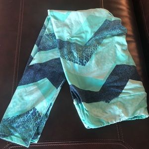 TC LULAROE LEGGINGS EUC